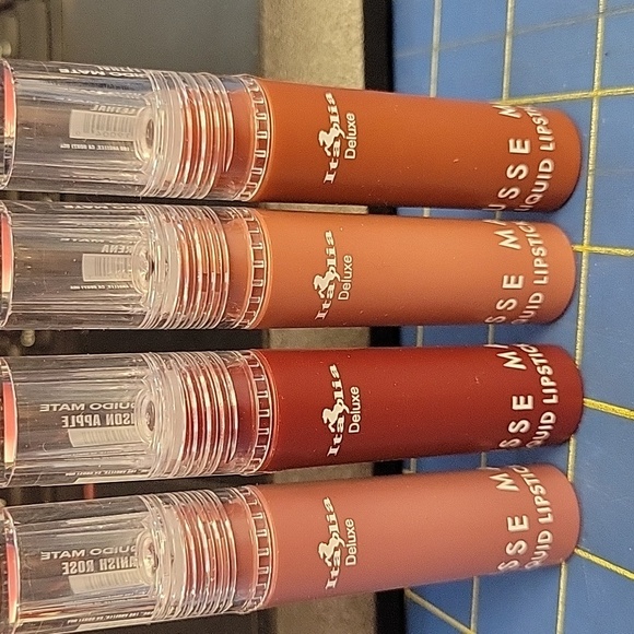 Italia Deluxe Mousse Matte Liquid Lipsticks Set of 4 - Picture 1 of 2